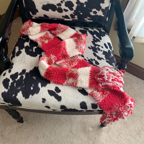 BEAUTIFUL  SCARF RED & WHITE STRIPE - Picture 5 of 7